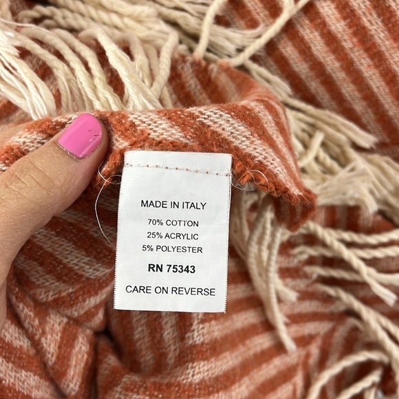 Nido Notte Italia Made in Italy Orange Cream Chevron Tassel Throw Blanket - Picture 5 of 6